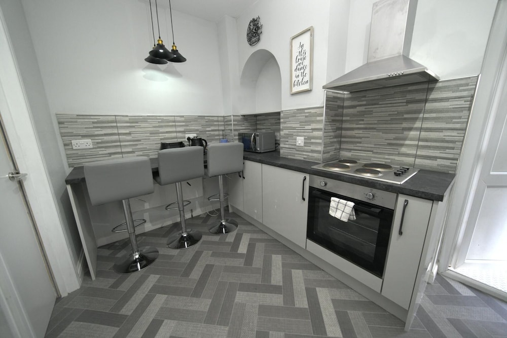 Telford - Apartment - Sleeps 5 - Flat 4
