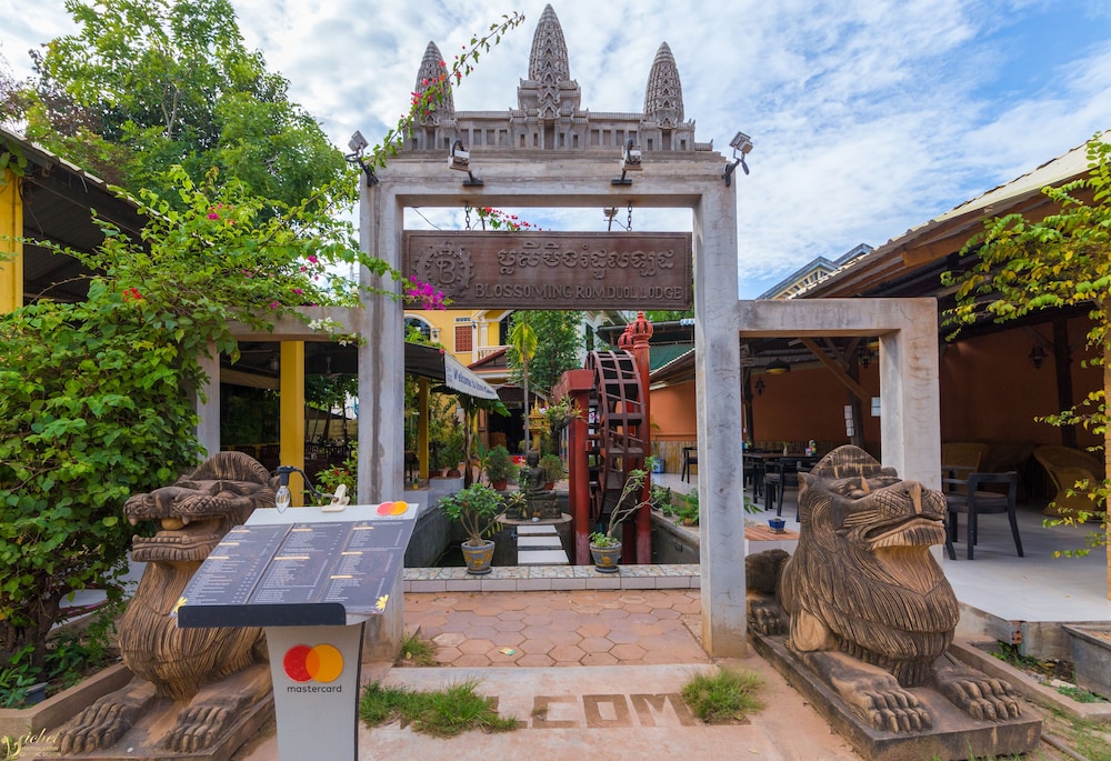 Blossoming Romduol Boutique - Hostel