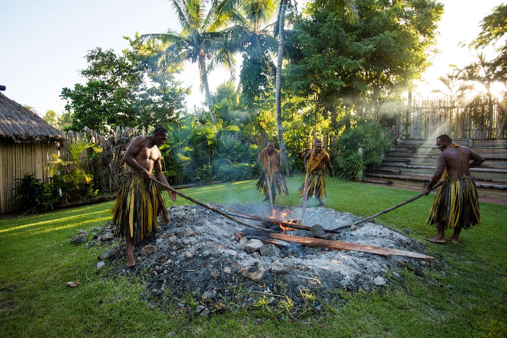 Outrigger Fiji Beach Resort 101