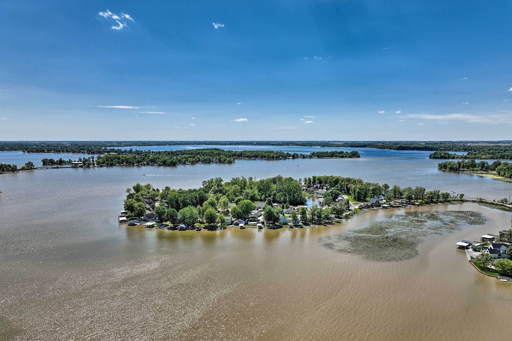 Lovely Belle Center Cottage on Indian Lake! view 2