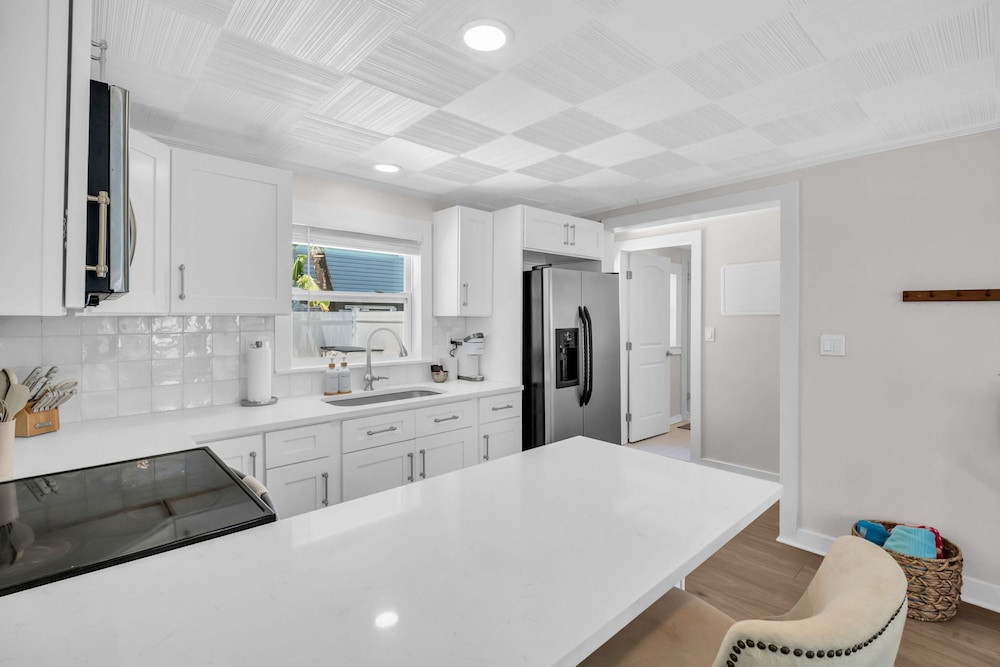 New Sweet Beach Nook Hot Tub Ocean Vibes