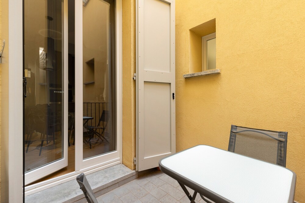 Caldarese Apartment With Balcony by Wonderful Italy
