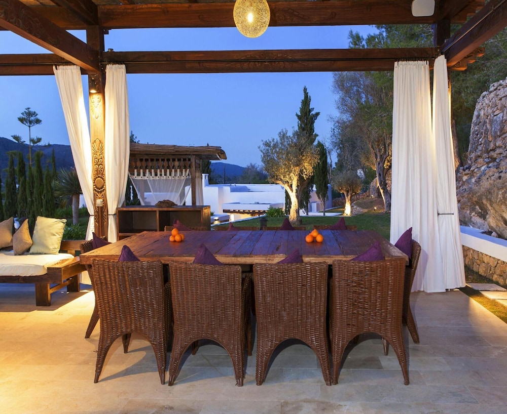 Holiday Home With Barbecue Space