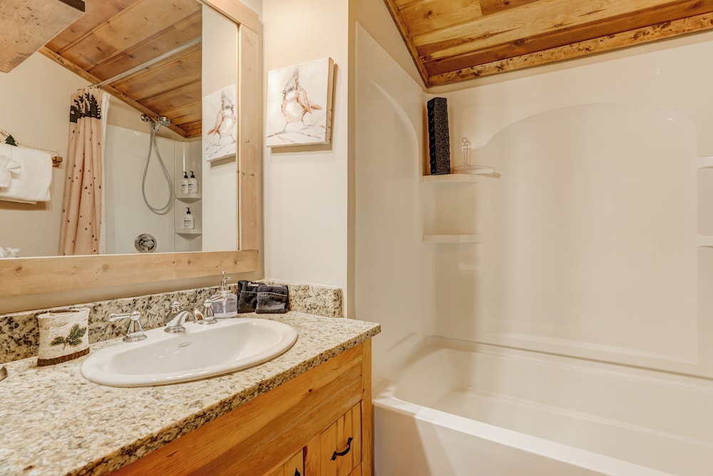 Log Lodge