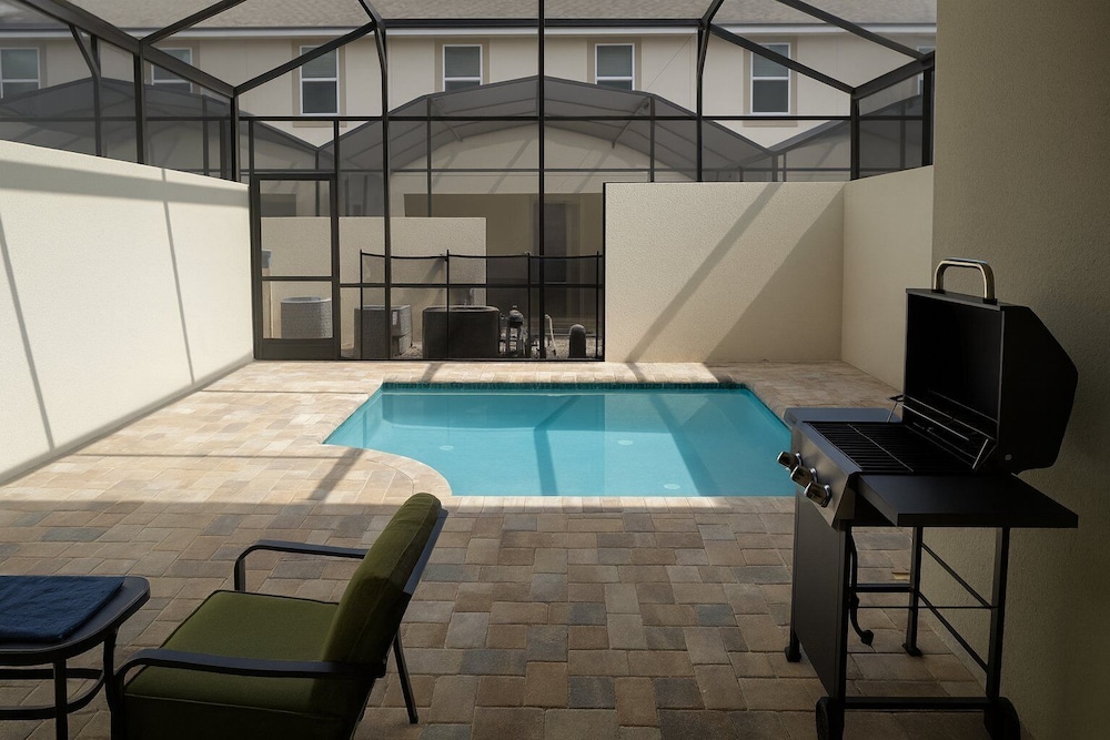 3bd/3.5ba Retreat With Private Pool Solara Resort