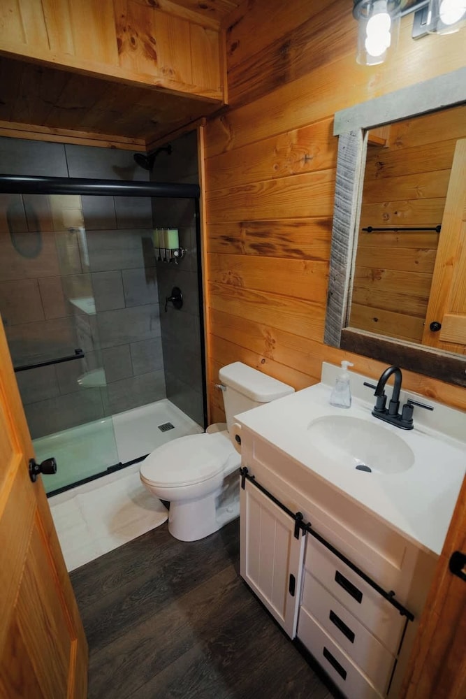 Memories at Hillside A Modern Cabin Hocking Hills