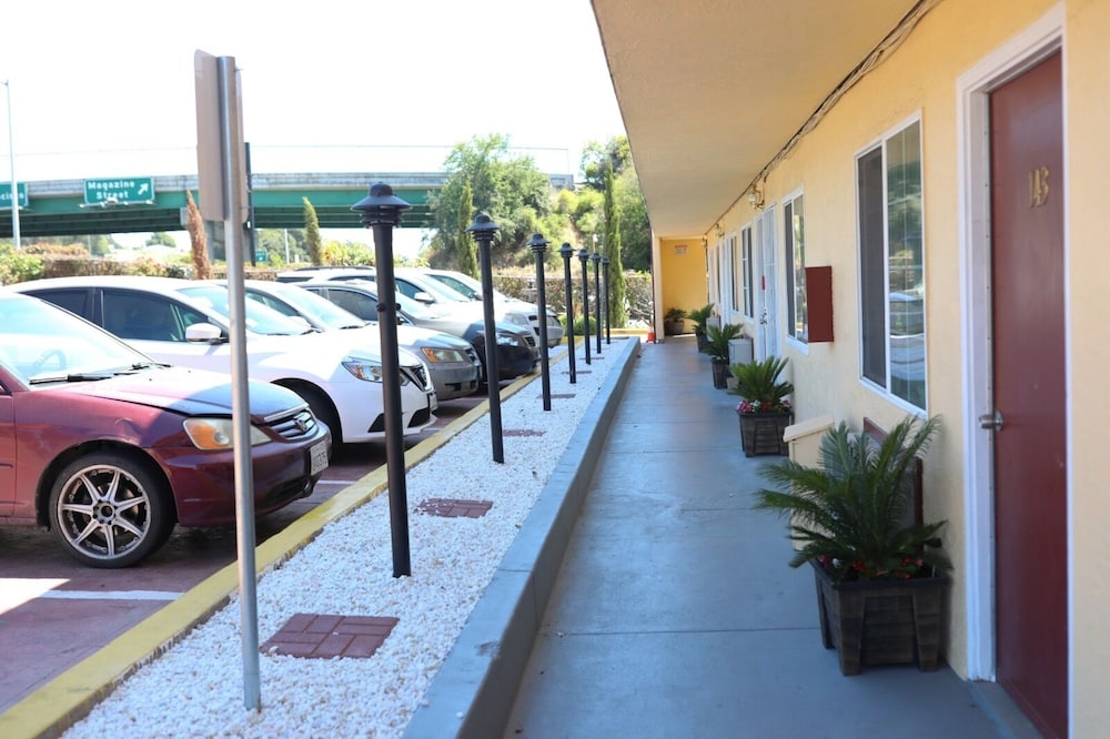 Vallejo Vacations - Motel 7 - Property Image 17