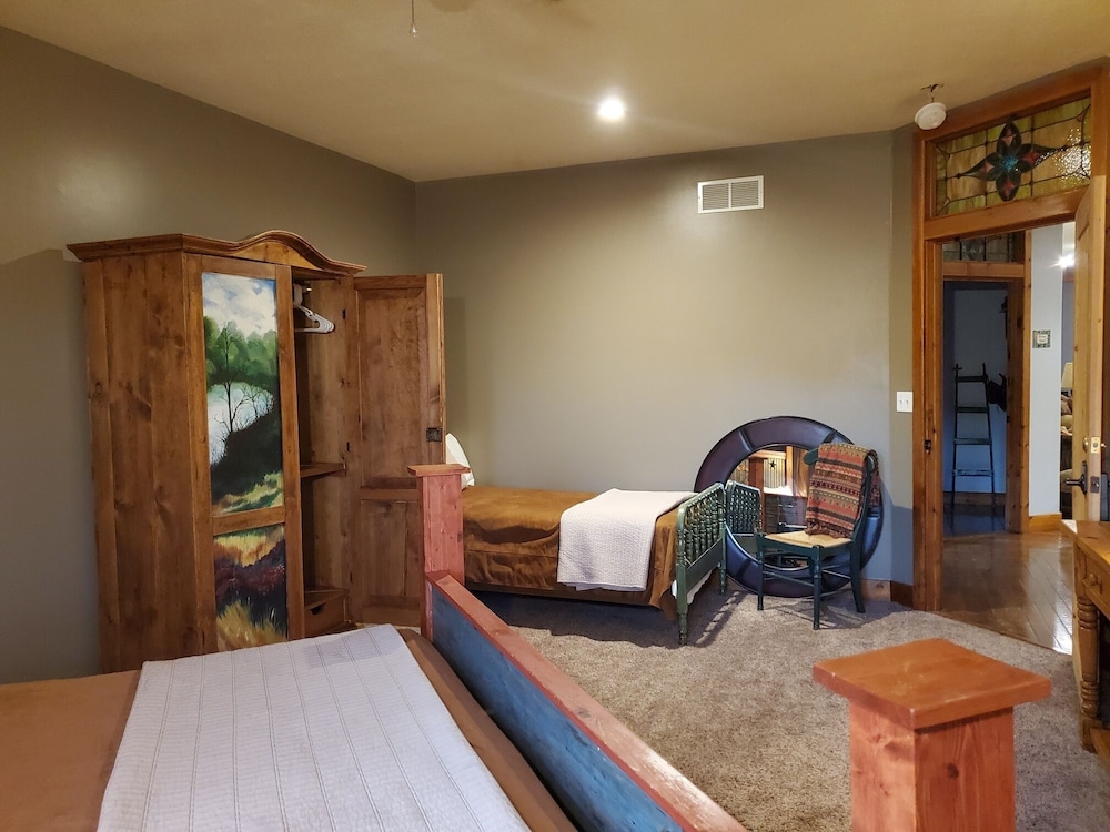 Lawrence Vacations - Circle S Ranch - Property Image 50