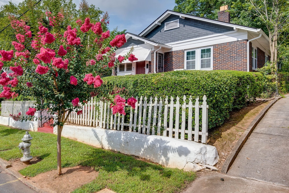Atlanta Vacation Rental ~ 3 Mi to Downtown! view 2