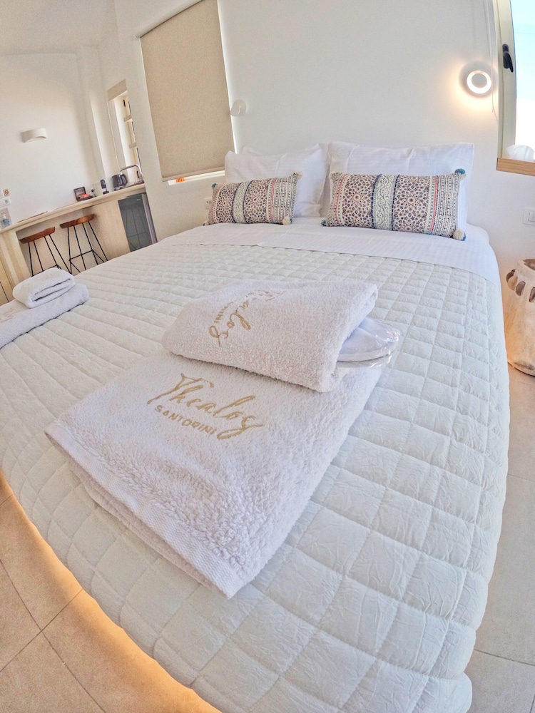 THEALOS SANTORINI close to square photo 5