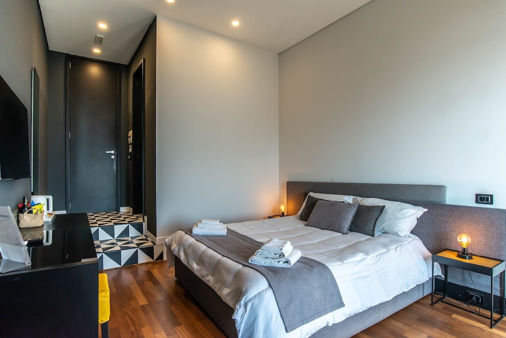 Gram Suites
