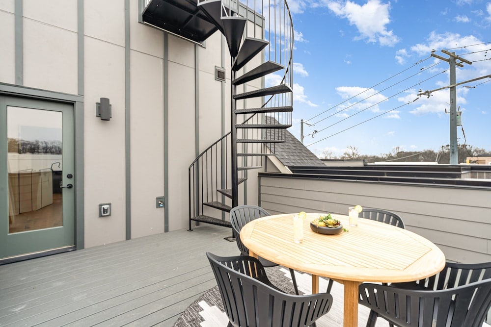Ballad Blues - Rooftop Patio - Mins to Broadway