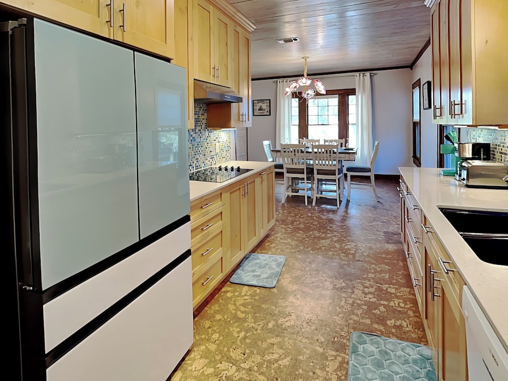 Treehouse Haven by Ryson Vacation Rentals