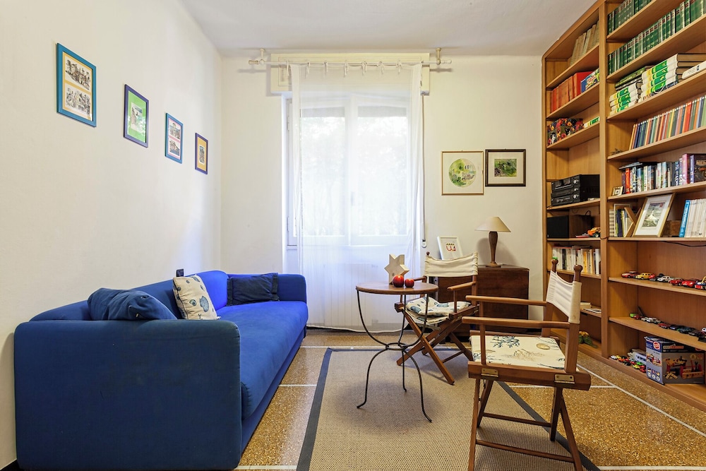 Vespucci Blue Apartment