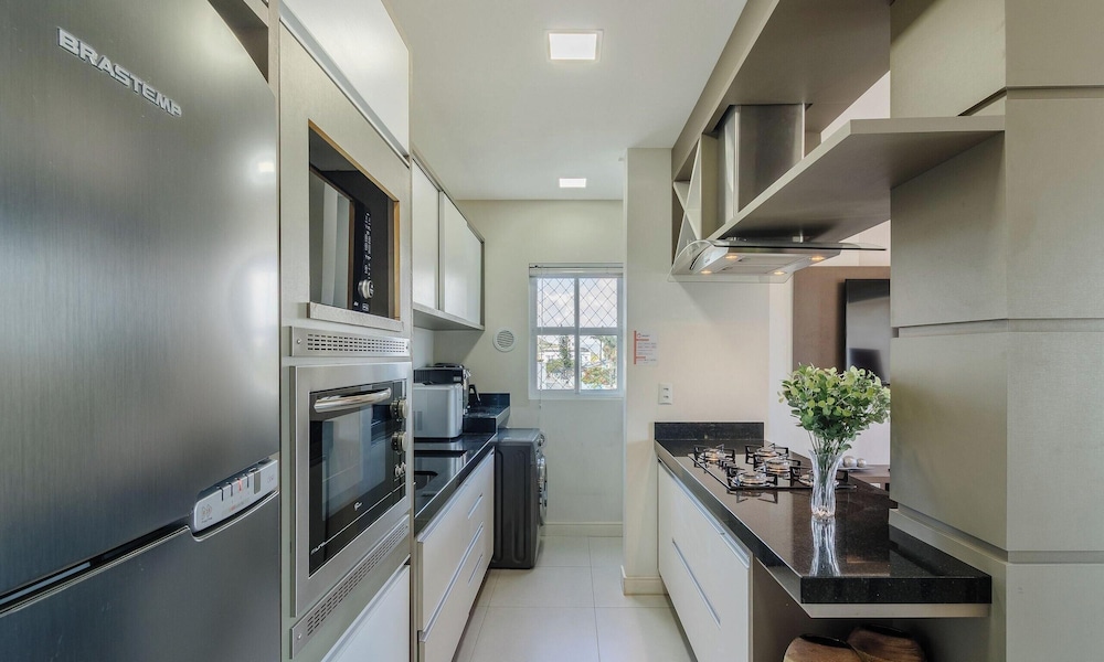 Apt w/ BBQ & View, 130m From Beach Rsd0202