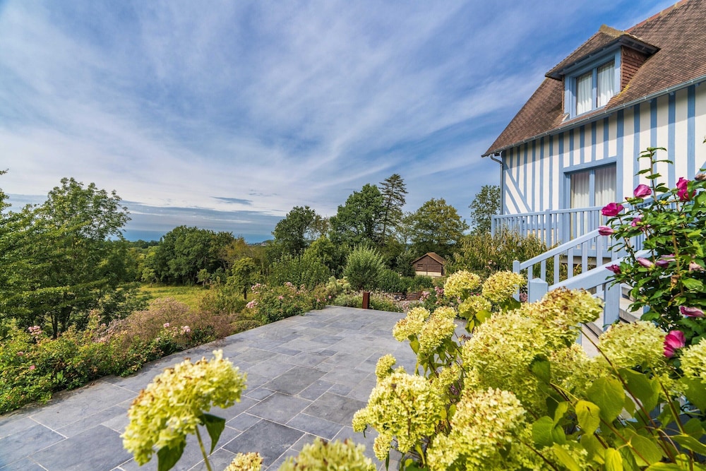 Blueberry of the Valley - House With Swimming Pool