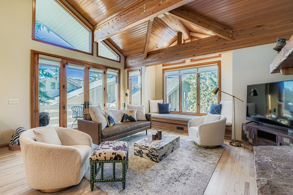 3br Deer Valley Family Retreat Hot Tub And Fireplace 7560 3 Bedroom Home