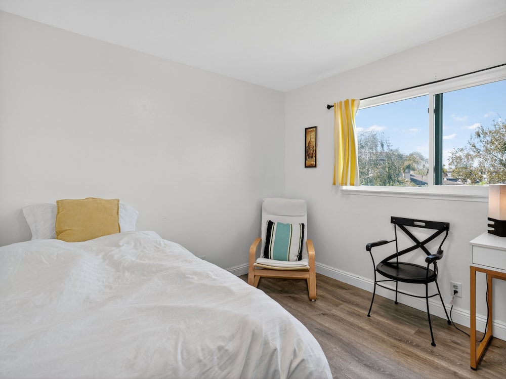 Coastal Escape With Private Mini Golf 4 Bedroom Home