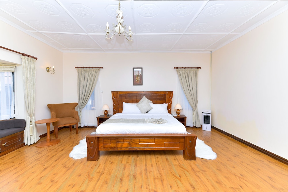 THE PREMIER SUITES view 2