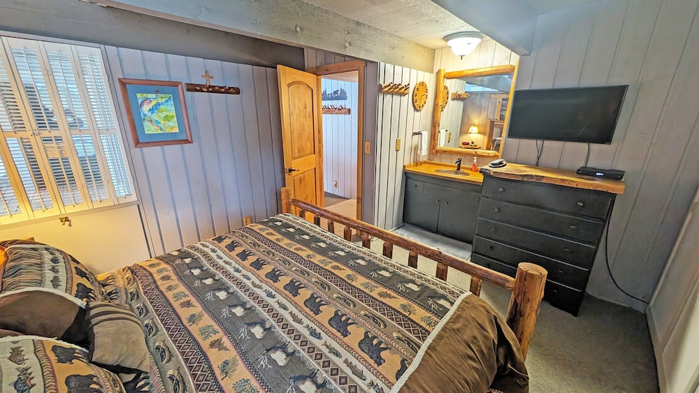 Pine Cone 3 6 Bedroom Home