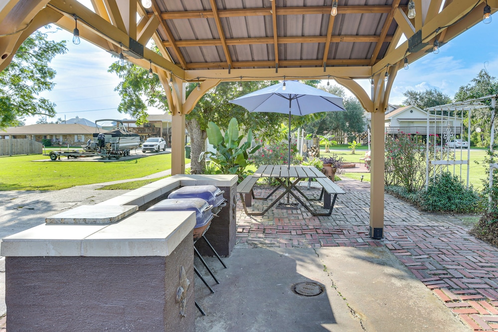 Fish & Explore: Serene Home on Bayou Petit Caillou