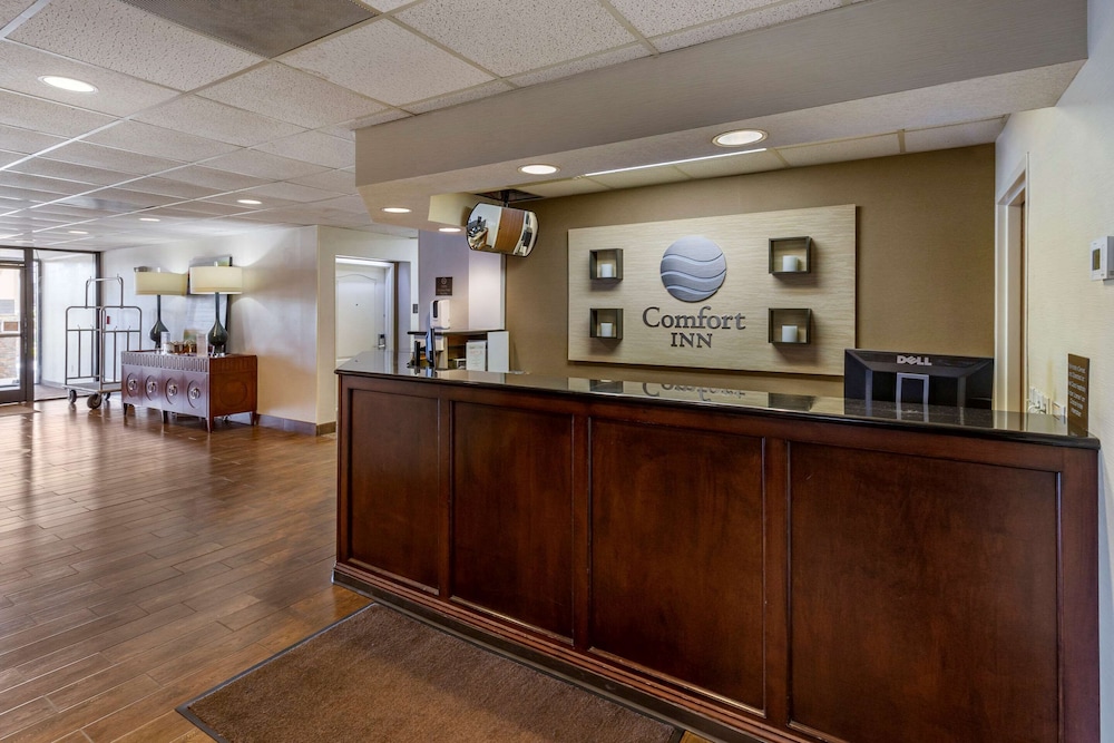 Dillon Vacations - Comfort Inn Laurinburg - Property Image 5
