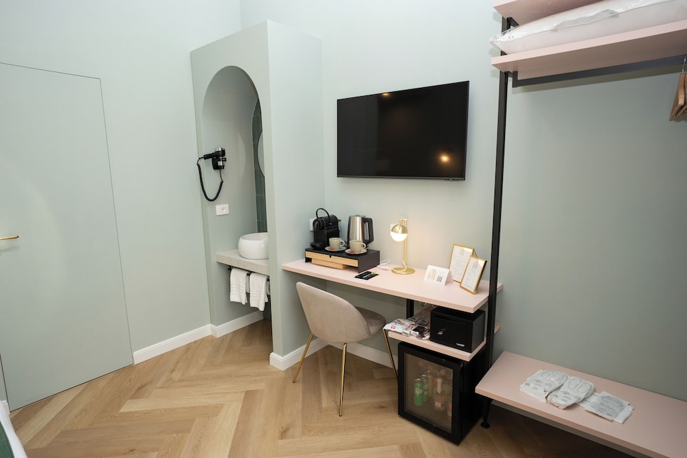 Boutique Luxury Suite