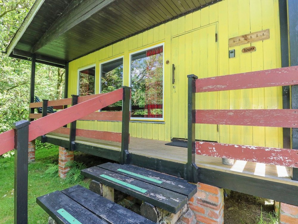 Lodge 2 -