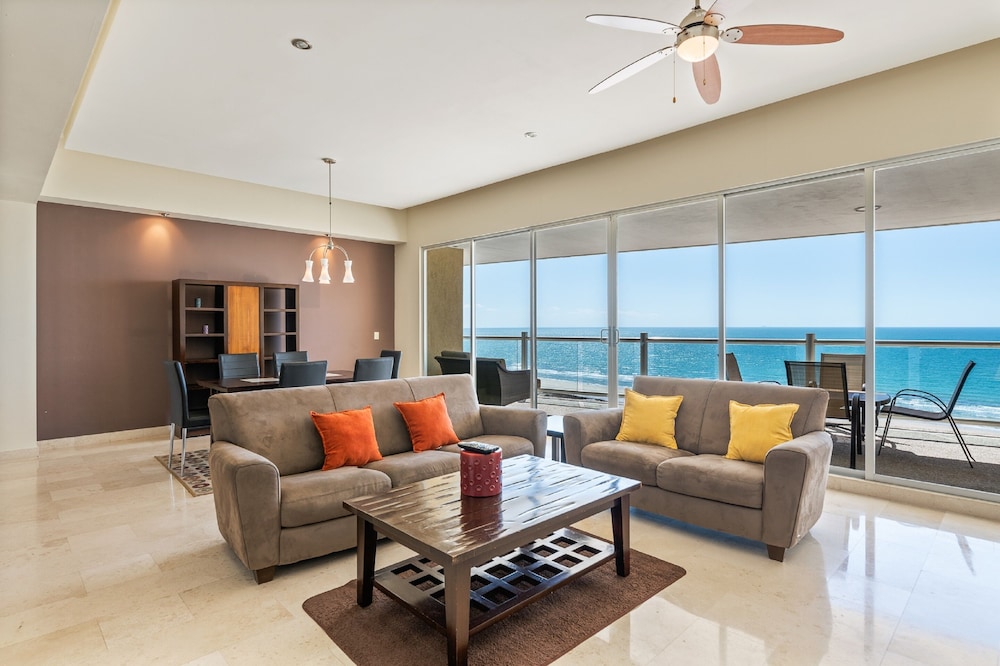Encanto Living 0901 -2BR by Kivoya