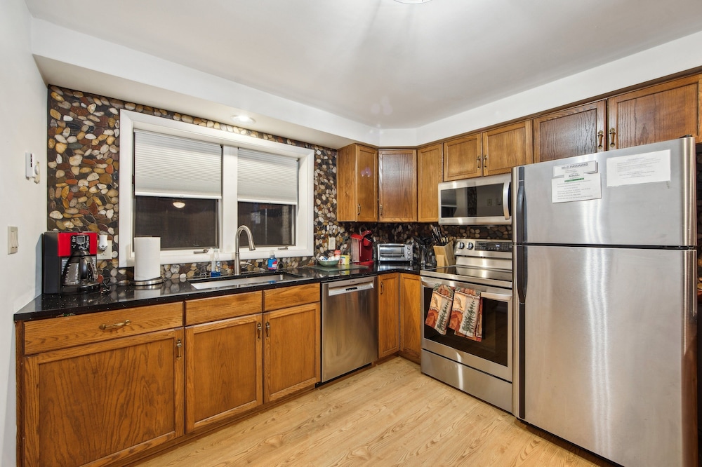 Hudson 76i - A Stylish Mountain Retreat 2 Bedroom Townhouse by The Summit at Gore Mountain