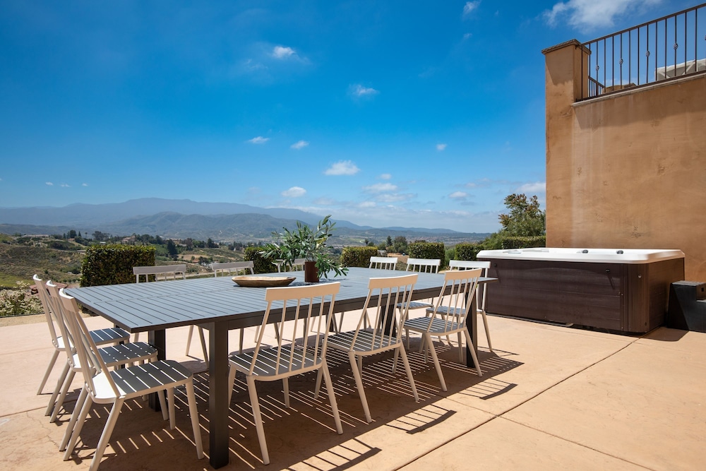 Palazzo Del Sol By Avantstay Breathtaking Home w Mountain Views Hot Tub