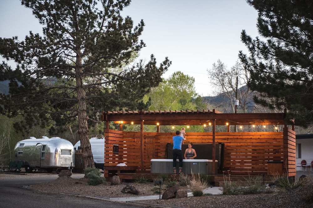 The Amigo Motor Lodge