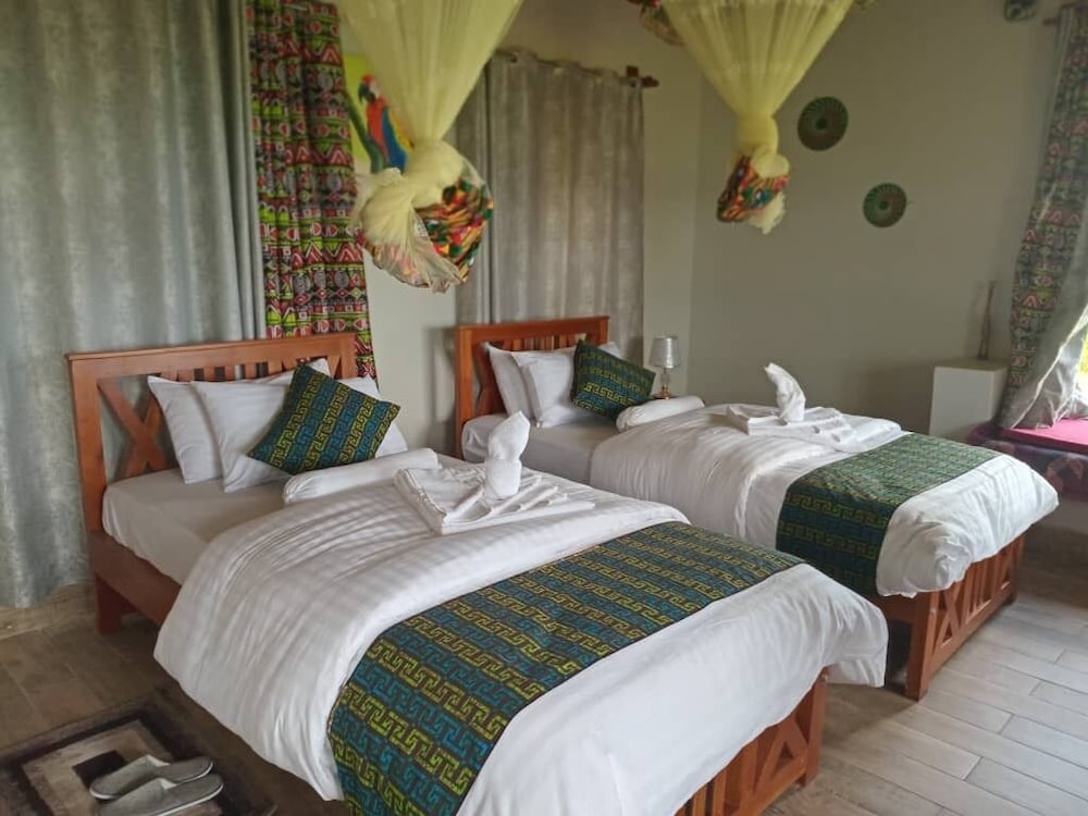 ngirisi hill silverback lodge-bwindi