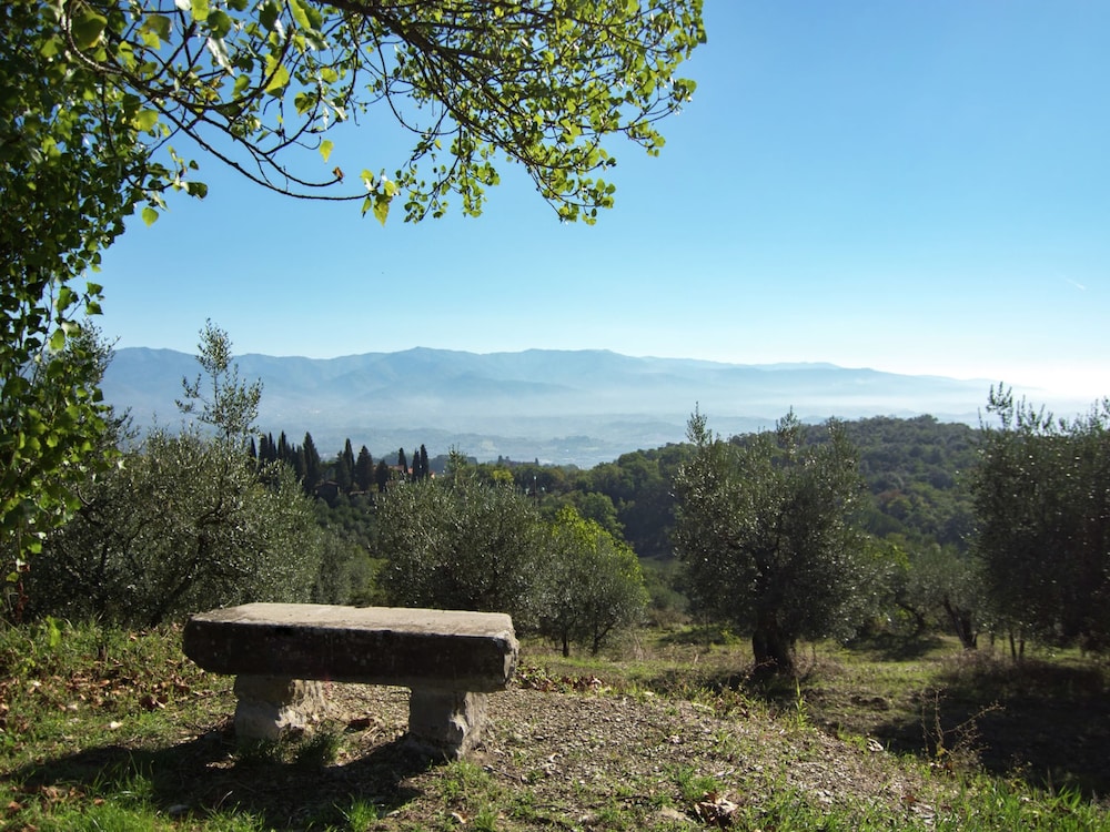 Scenic Stay Near Florence
