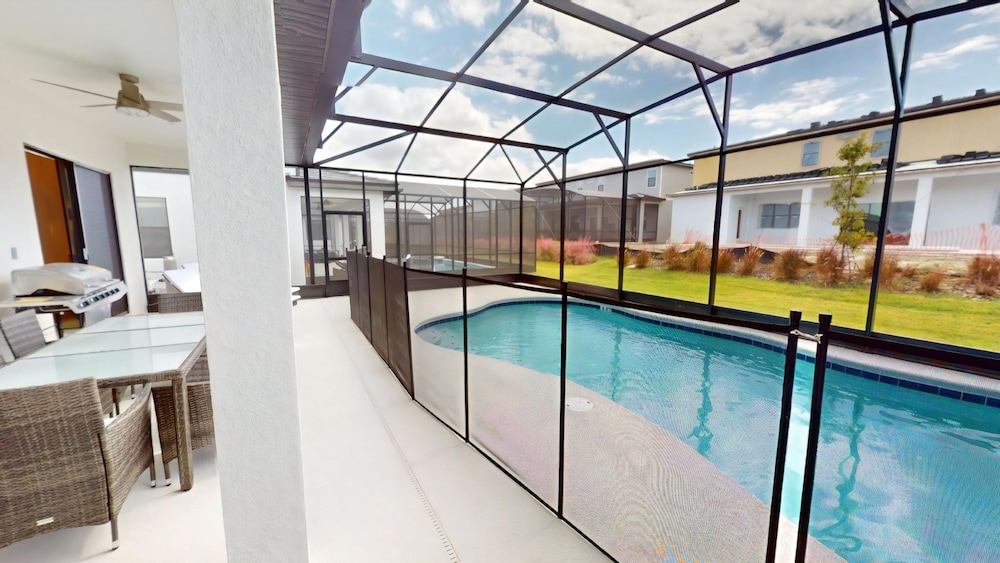 8 Bedroom Themed Rooms Huge Games Room Pool Spa