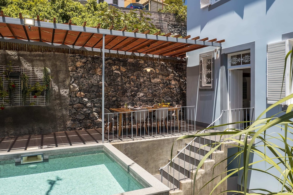 With Secret Garden and Pool - Villa Quebra Costas view 2