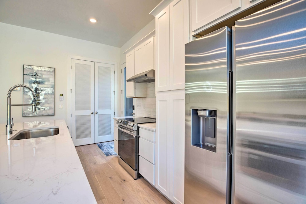 Lake Arrowhead Villa w/ Community Amenities! view 2