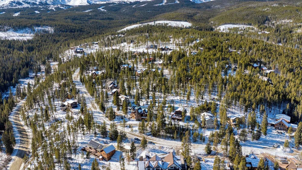 Skate Bowl, Hot Tub & Game Room Breckenridge Adventure Chalet by Avantstay