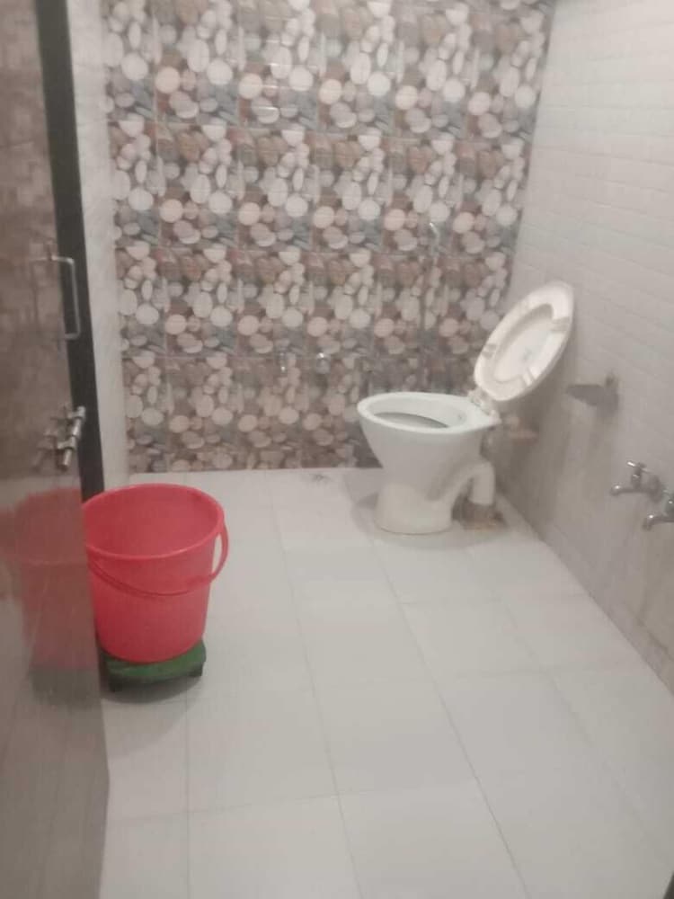 HOTEL CAPITAL