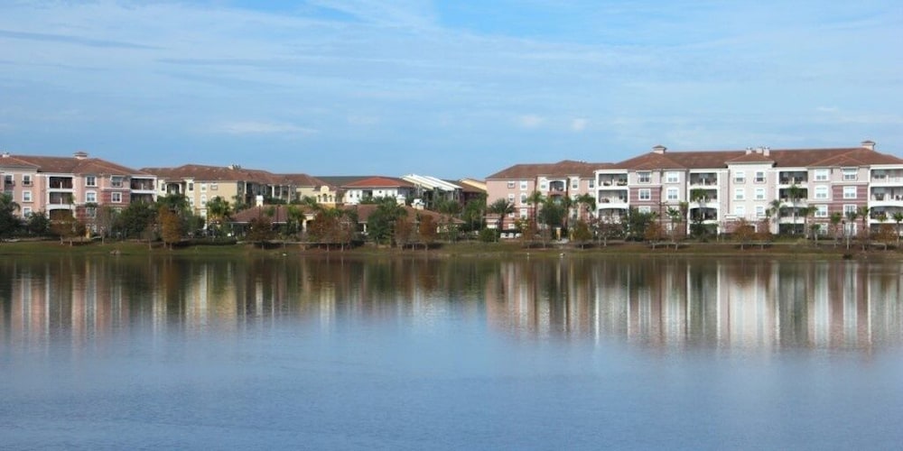Vista Cay Epic. New! 3 Bedroom Condo by RedAwning