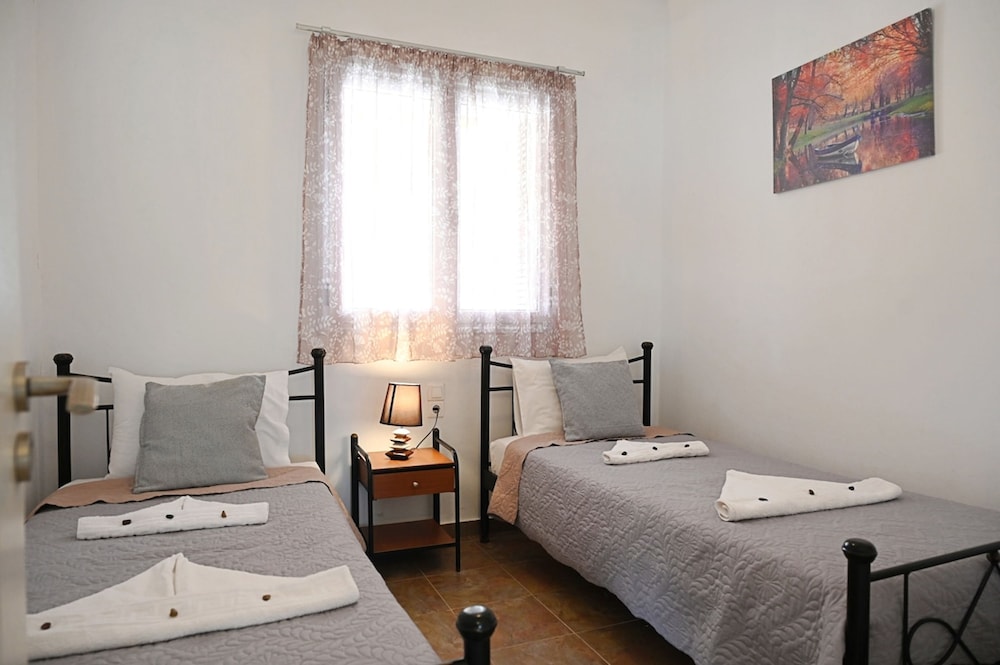 Simousi Beach House