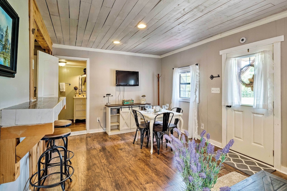 Charming Lake Travis Cottage 20mi to Dtwn Austin - Property Image 7
