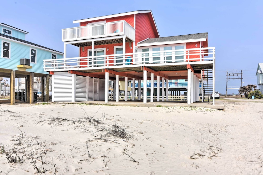 Beachfront Galveston Oasis: Balconies, Ocean View! view 4