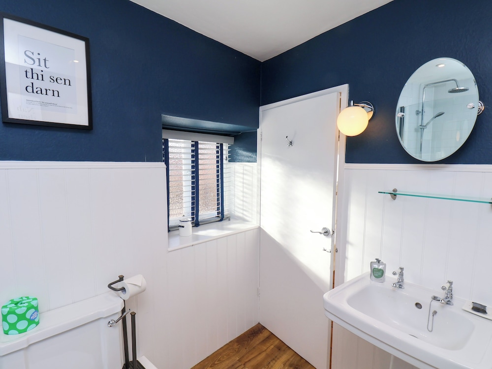 Sixpence Cottage