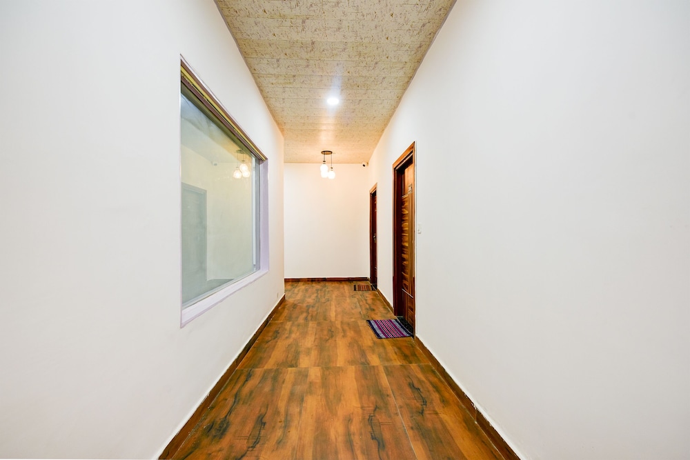 Hotel Shiva Lake Mussorrie view 2