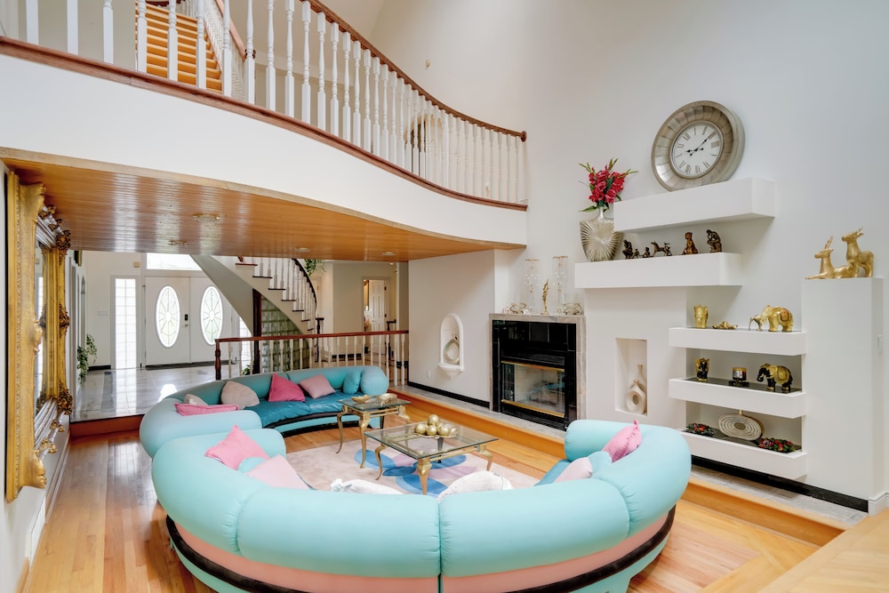 Luxury Mansion Rental w/ Rec Room in Niskayuna!