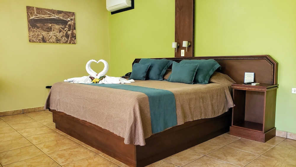 Volcano Lodge Hotel & Thermal Experience