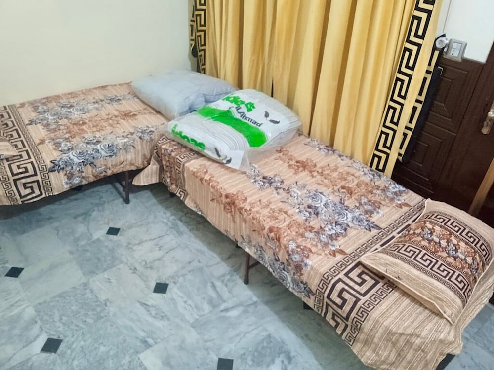 Room-room in Serene Retreat in Rawalpind