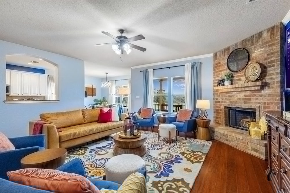 Serene Views Ideal For Long Stays Heated Pool
