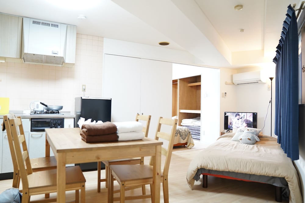 Metro Daikoku Apartment